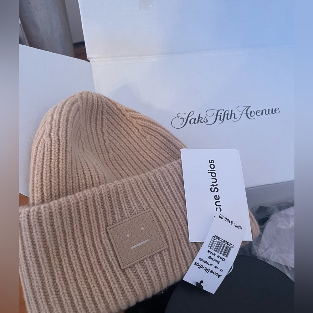NWT Biscuit Beige Acne Studios Pansy Face Hat